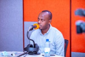 Umunyamakuru Sam Karenzi yamaze gusezera kuri Fine FM mu kiganiro Urukiko ry’Ubujurire