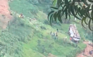 Umubare w’abapfuye ukomeje kwiyongera! Guverinoma imaze gusohora itangazo nyuma y’impanuka yabereye i Rulindo aho bus yari itwaye abagenzi 52 yarenze umuhanda igwa mu kabande