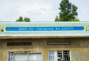 Mu murenge wa Kigeyo umuturage yirukankanye gitifu n’umuhoro ngo amuteme