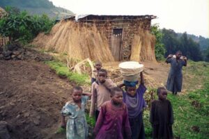 Akarere ka Nyamagabe kayoboye utundi! Menya uturere 10 dukennye kurusha utundi mu Rwanda