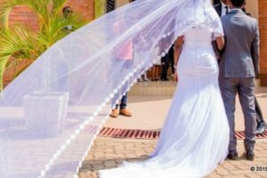 Ukuri ku cyemezo cyo gusoresha abahabwa akazi mu bukwe cyatumye benshi bacika ururondogoro