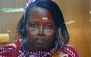 Yahaga Interahamwe udukingirizo two gusambanya abagore b’Abatutsi! Pauline Nyiramasuhuko wabaye umugore wa mbere ku Isi wahamijwe ibyaha bya Jenoside