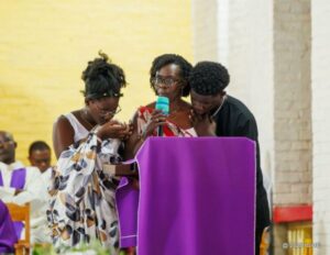 Mu muhango wo gusezera bwa nyuma kuri Mukuralinda, umugore we yavuze ku rwibutso amufiteho, amuha isezerano