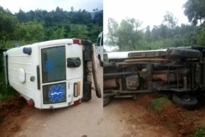 Imbangukiragutabara y’Ibitaro bya Mibilizi yakoze impanuka, irenga umuhanda igonga n’umuntu wari utwaye igare 