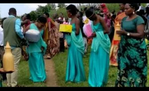 Ibyari ugusaba umugeni, byahindutse guterura uruhinja! Nyamasheke, umugeni yabyaye ku munsi wo kumusaba
