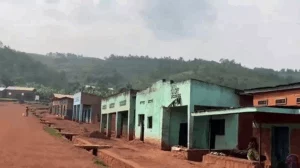 I Kayonza umugabo  yinjiye mu nzu asanga abasore babiri bari kurongora umugore we, bahita nawe bamufata bamukorera igikorwa kigayitse cyane