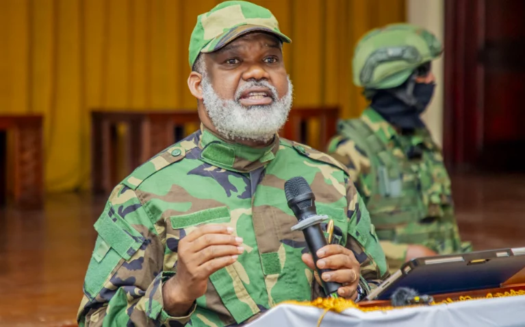 Tshisekedi ari gutegura ibitero azatugabaho – Corneille Nangaa