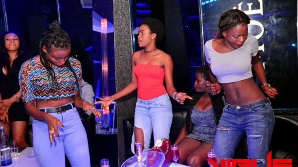 Utubari n’utubyiniro byongeye gushyirirwaho amasaha ntarengwa yo gukora