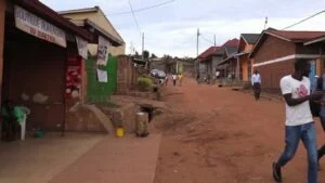 I Kigali umugabo bamuguye gitumu ari kwiha akabyizi n’umugore w’abandi ubundi arabihorera arabanza arangiza igikorwa cyamujyanye – VIDEWO