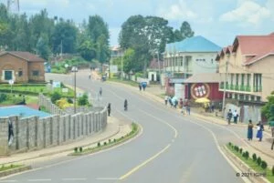 Umugabo wo mu harere ka Gicumbi yafashe majagu ayikoresha igikorwa kigayitse ku mugore we umwana we ari kureba -videwo