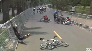 Abakinnyi b’amagare bakoze impanuka ikomeye kuri iki Cyumweru ubwo bahataniraga gusoza shampiyona y’isi y’amagare i Kigali (VIDEO)