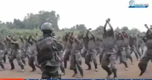 Amashusho agaragaza imyiyereko y’Abasirikare Bashya 9,350 ba M23 ikomeje kurikoroza ku mbuga nkoranyambaga (VIDEO) 