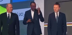 Video y’umunsi: Abantu benshi batunguwe n’ikintu Perezida Kagame agendana mu mufuka w’ikote (VIDEO)